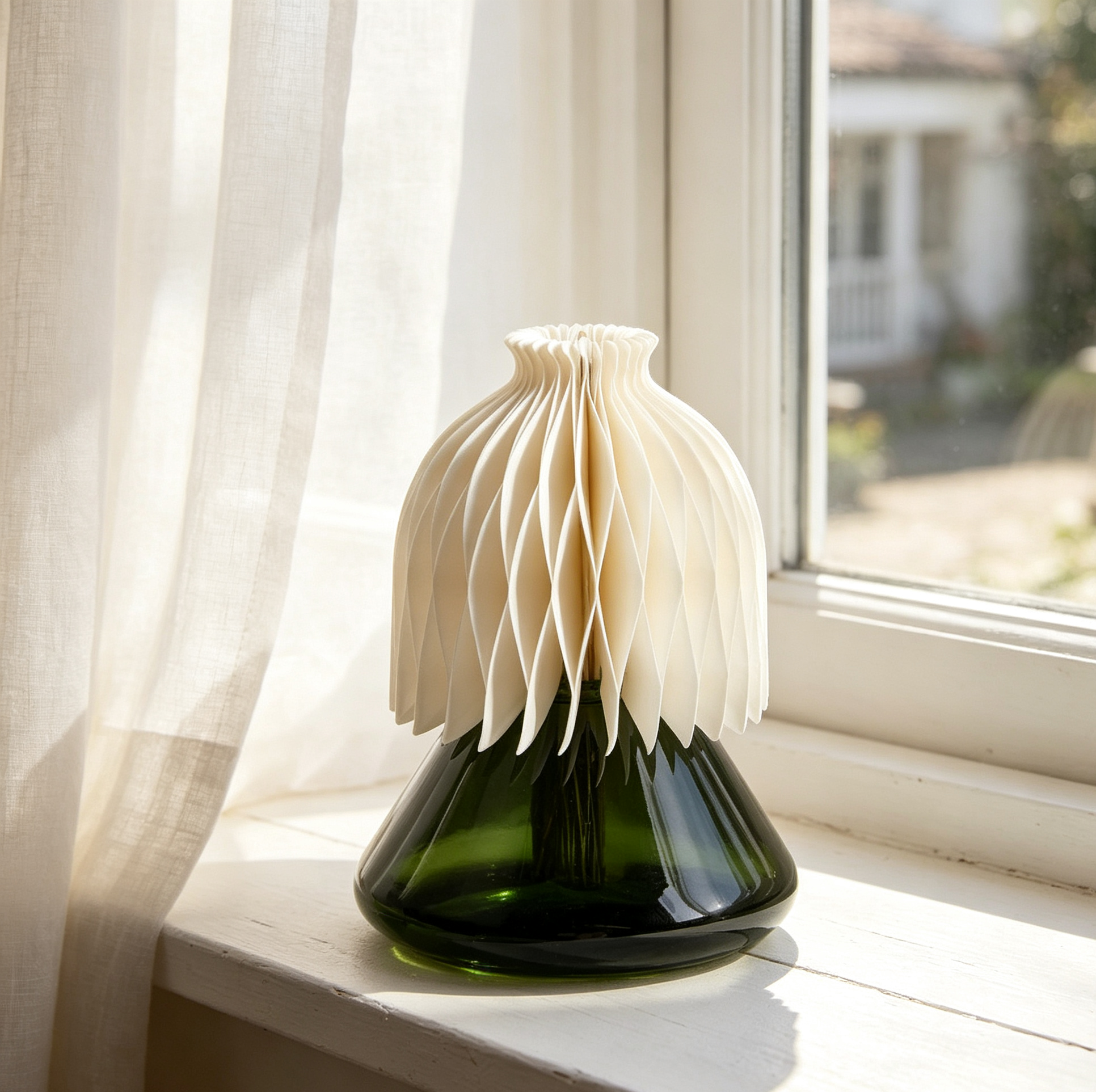 Honeycomb Paper Aroma Diffuser with Green Glass Bottle showing its structure